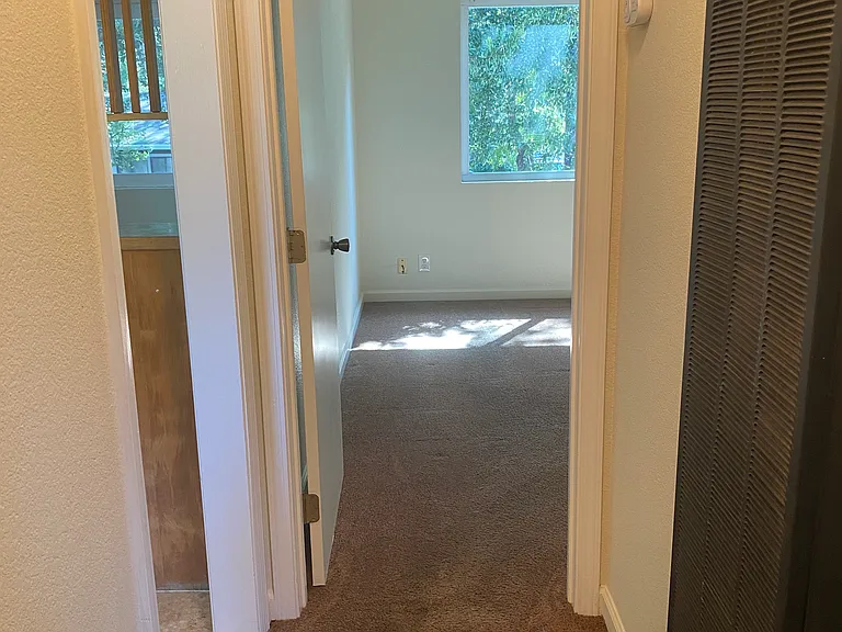 18044 Comstock Ave — Photo 7