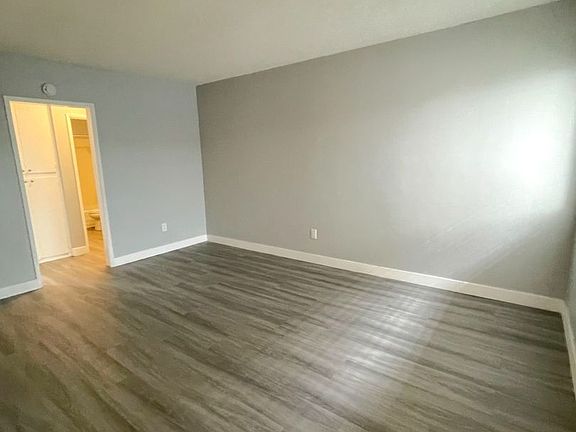 5th image of 4200-4212 E 10th St #2
