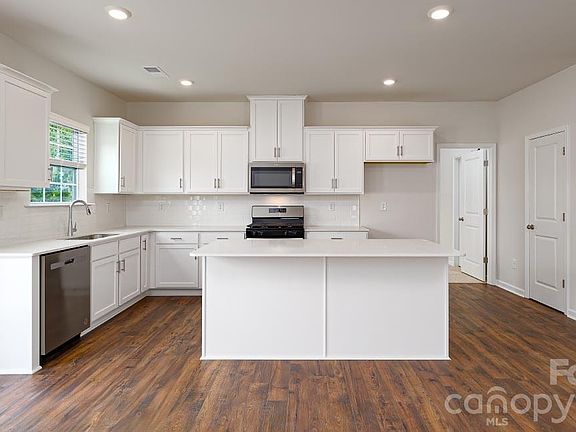 5th image of 163 Ridgehaven Dr