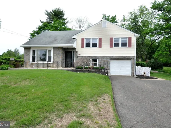 480 Willow Dr, Cinnaminson, NJ 08077