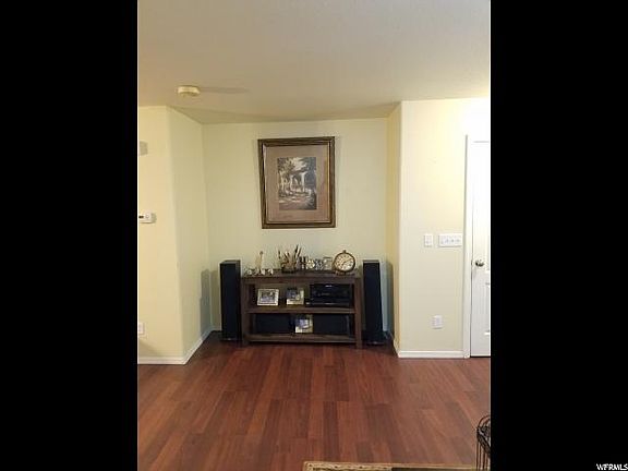 4th image of 227 S Spanish Fields Dr