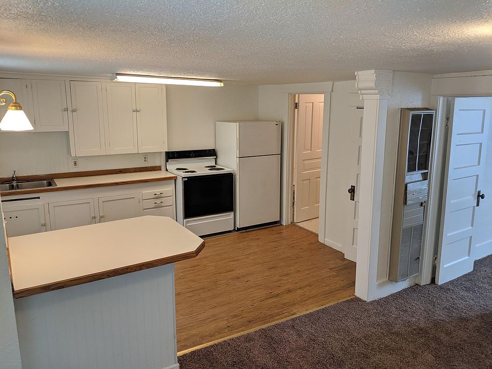 2nd image of 2612 E Wabash Ave #3