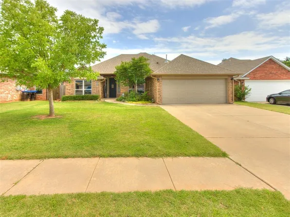4700 Rosewood Ct, Noble, OK 73068