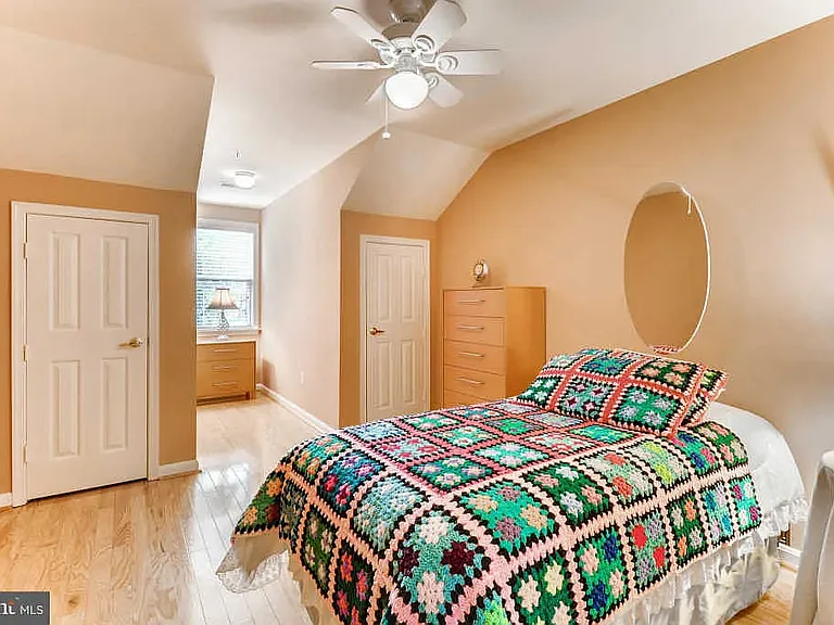 2nd Floor, Third Bedroom, No.2