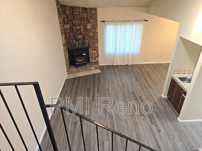 3 bed, 2.0 bath, 1578 sqft, $2,428 — Photo 4