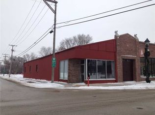 39 16th Ave SW, Cedar Rapids, IA 52404