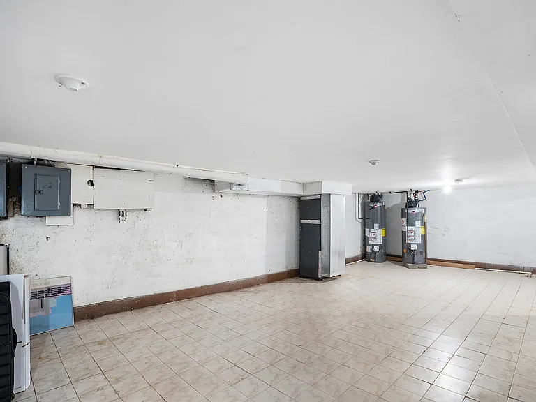 107 Oxford Ave #1 — Photo 14