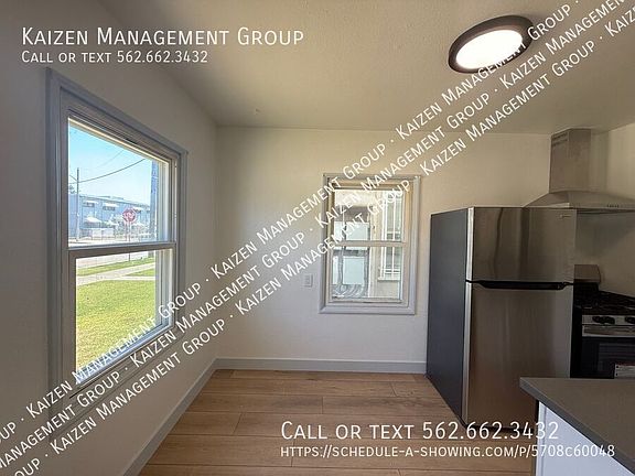 3rd image of 160 W Hillcrest Blvd APT A