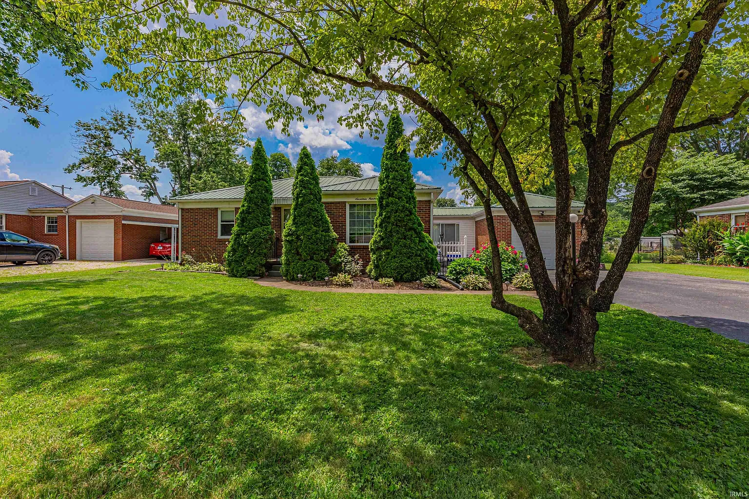 1700 N Villa Dr photo 1