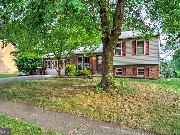 2nd image of 156 Warren Way