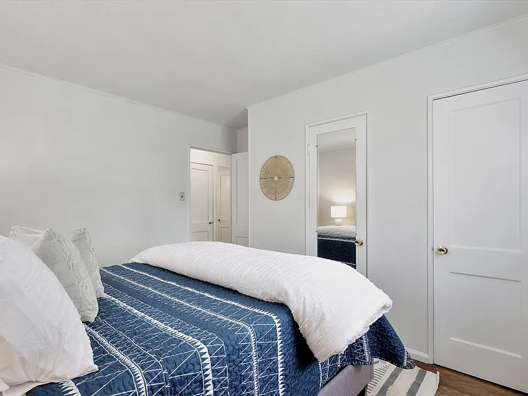 303 Hessel Blvd — Photo 22