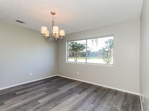 5th image of 19638 Perry Ave