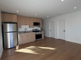 19740 Henshaw St, Woodland Hills, CA 91364