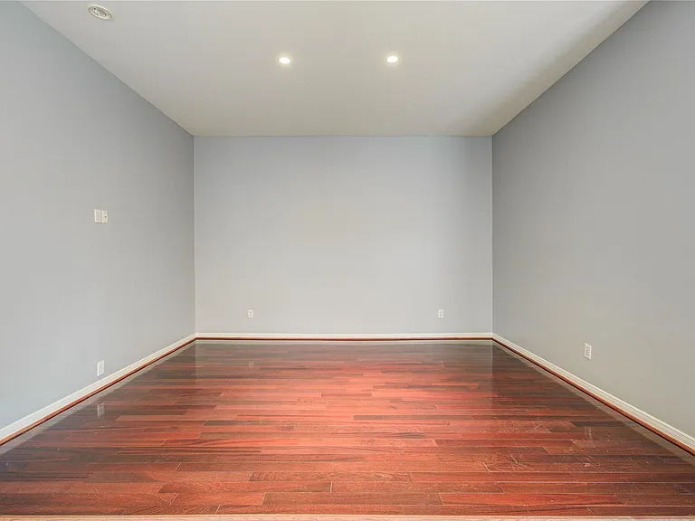 14731 Raven Hollow Ln — Photo 28