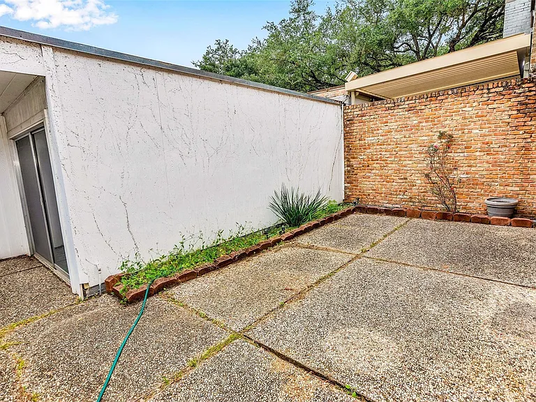 8615 La Fonte St — Photo 36
