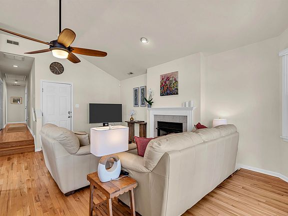 5th image of 3611 West Ave #2