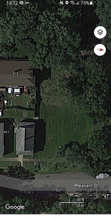 2nd image of 409 Pleasant St