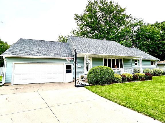 2nd image of 421 Knollwood Dr