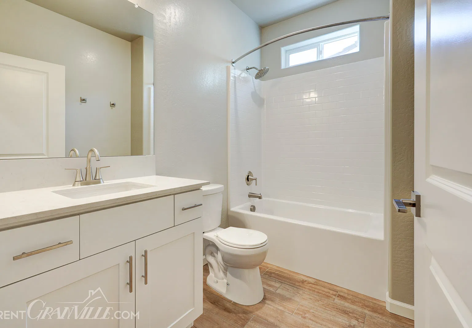 3 bed, 2007 sqft, $3,000 — Photo 4