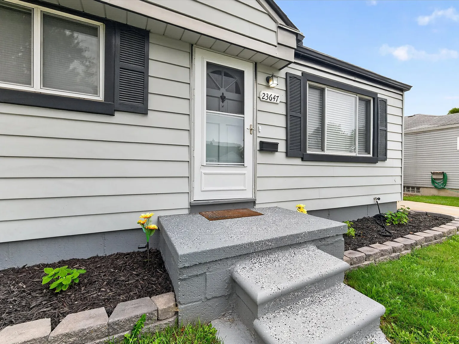 3 bed, 1400 sqft, $2,200 — Photo 3