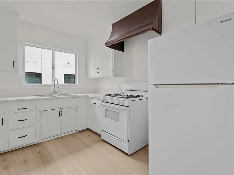 6242 Beck Ave #5 — Photo 6