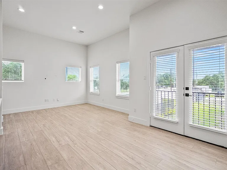 104 Tolima Dove St — Photo 17