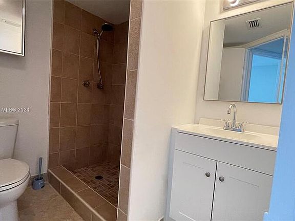 3rd image of 4501 NE 21st Ave APT 307