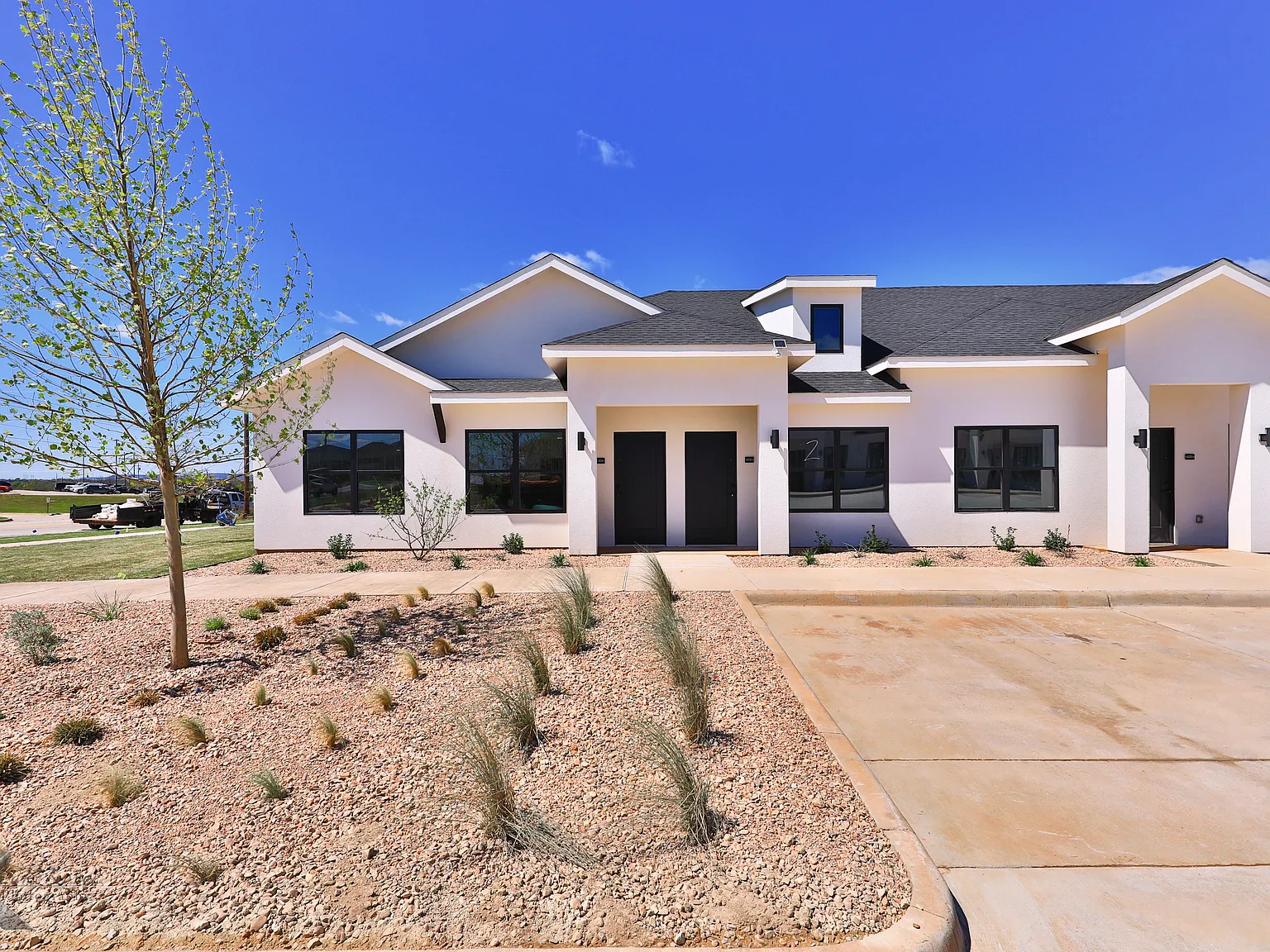 Southlake Villas — Photo 2