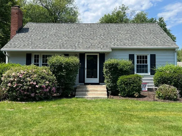 40 Baymor Dr, East Longmeadow, MA 01028