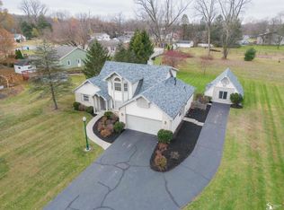 7443 Bridgeway Dr, Temperance, MI 48182