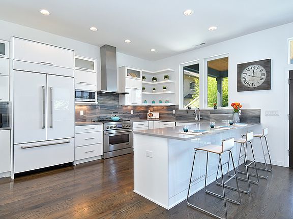 5th image of 3139 NE 48th Ave