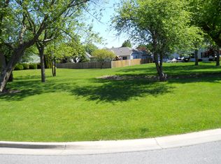 390 W Braeburn Dr, Saginaw, MI