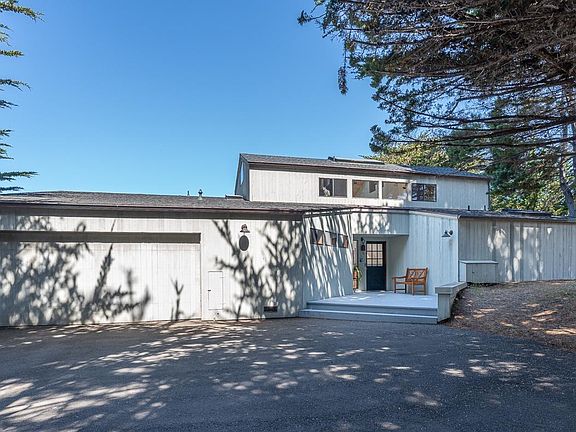 4th image of 41751 Leeward Road