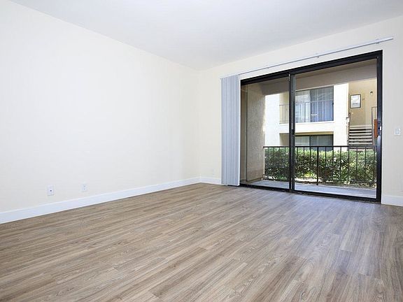 5th image of 9949 Rio San Diego Dr APT 065