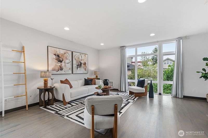 5th image of 4419 B Corliss Avenue N