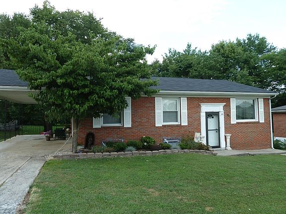 3rd image of 104 Oxley Ave