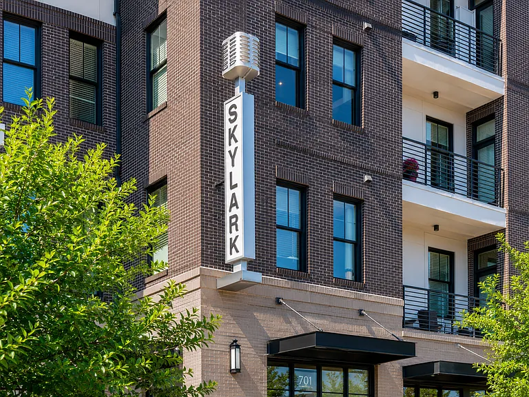 Skylark Apartments — Photo 36