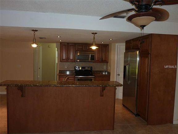 3rd image of 78 Harbor Oaks Cir