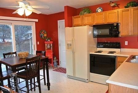 5th image of 22969 Redwood Dr