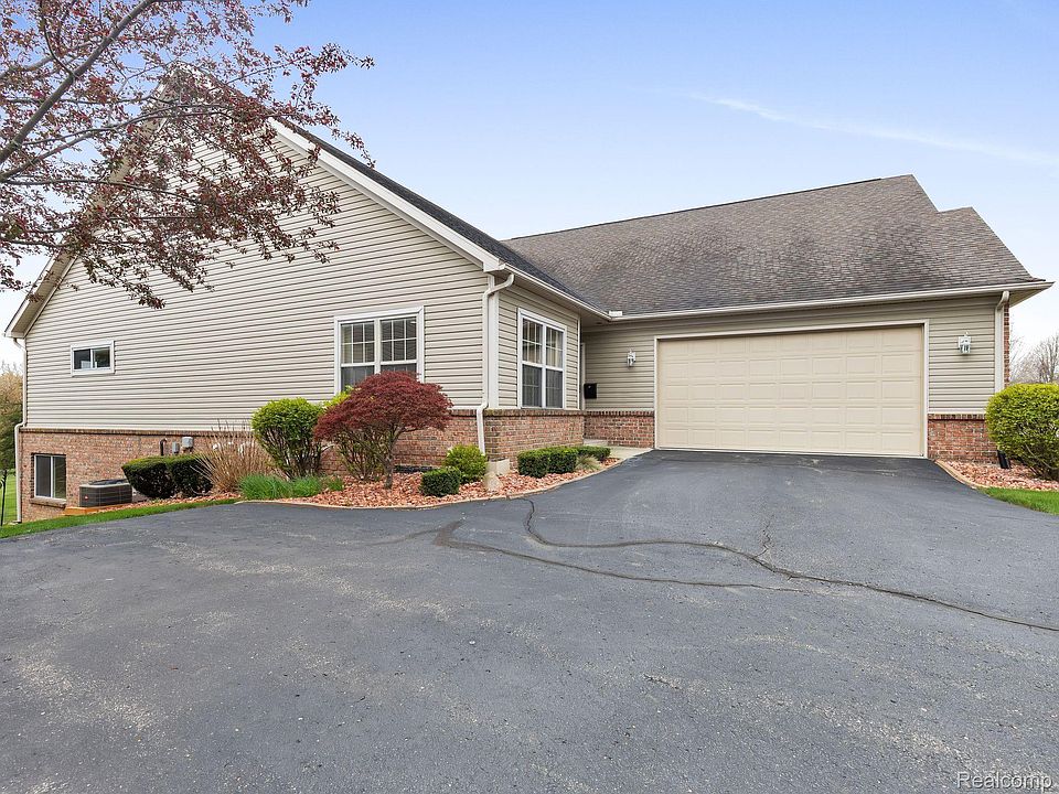 1st image of 8060 Woodstone Dr