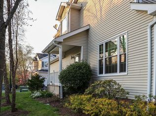 11 Old Orchard Ct #1411, Clinton, NJ 08809