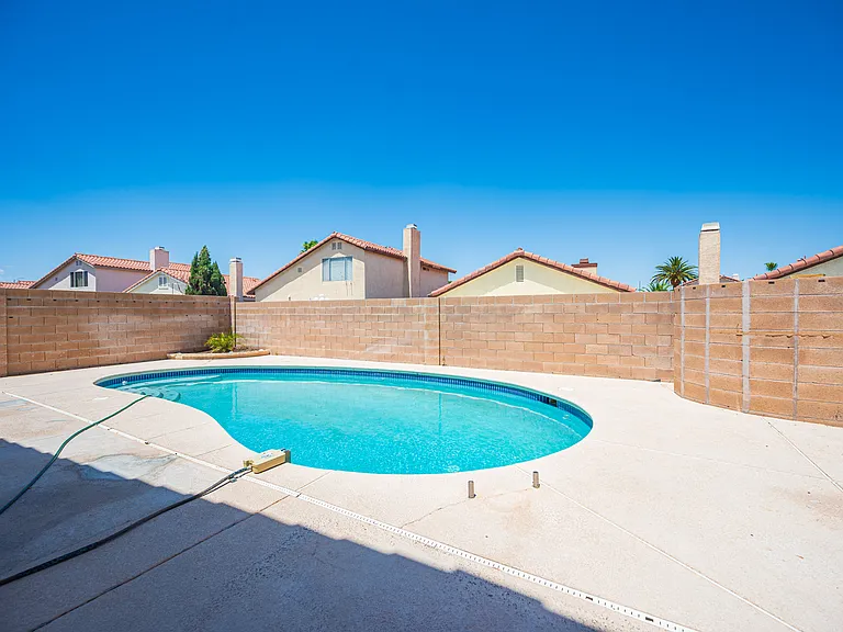 7660 Kalmalii Ave — Photo 4