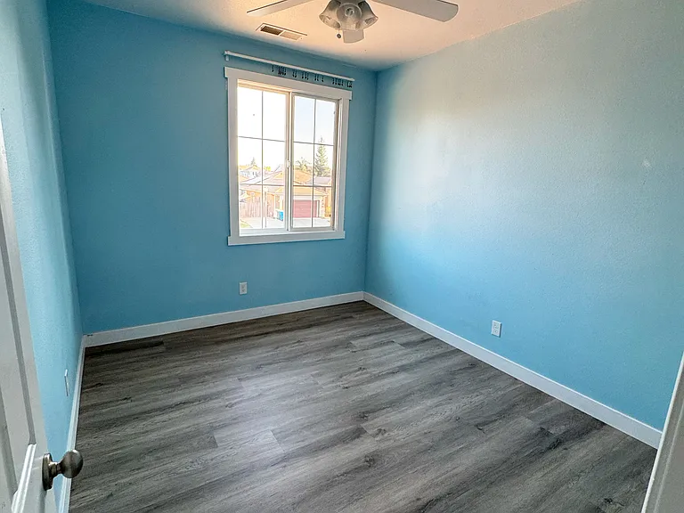 1421 Croydon Ct — Photo 16