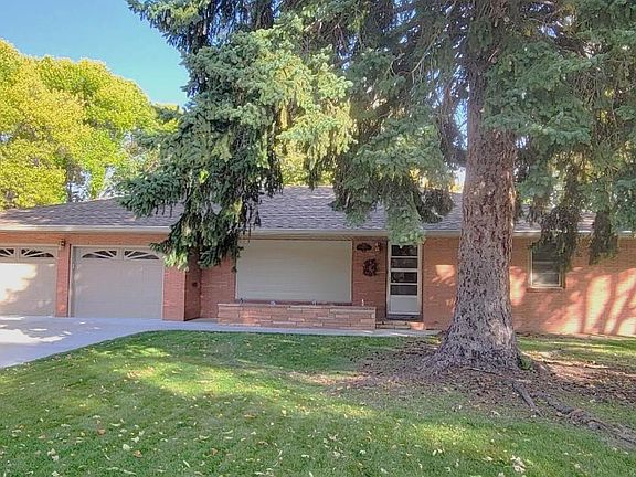 4th image of 321 E CIRCLE DR