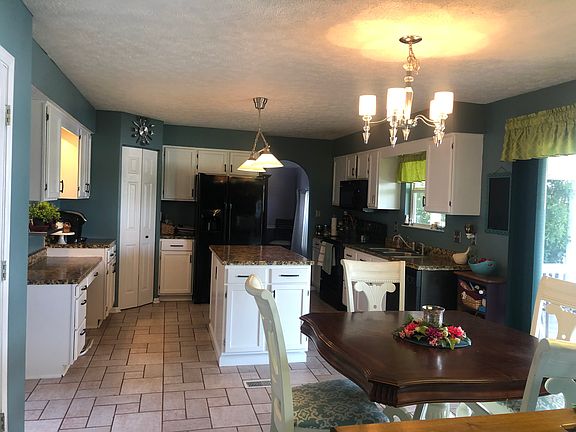 3rd image of 330 Talon Dr