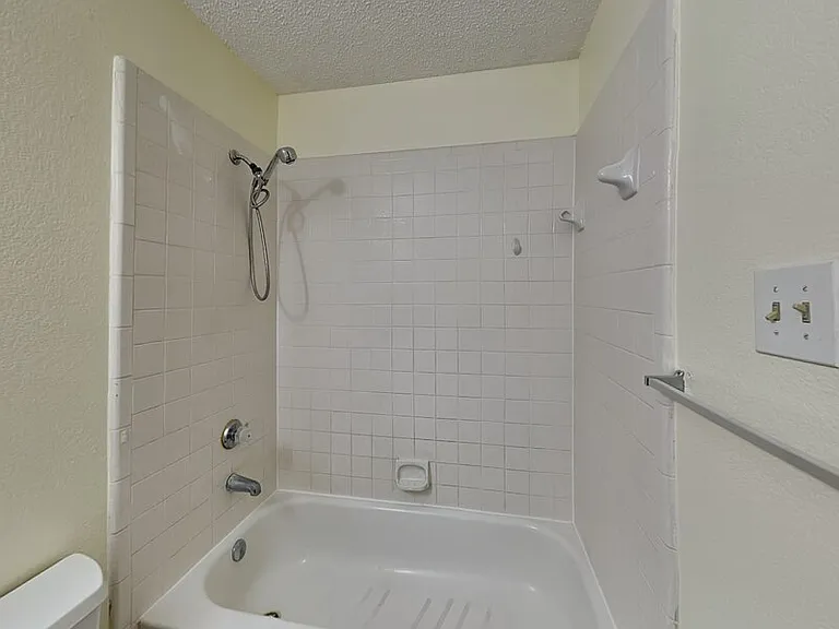 4509 Ebbtide Ct — Photo 11