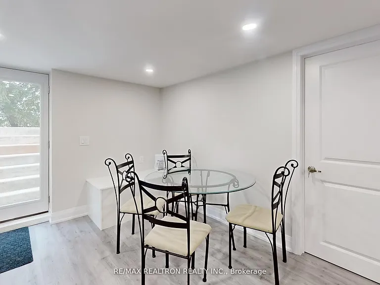 418 Marybay Cres #LOWER — Photo 7