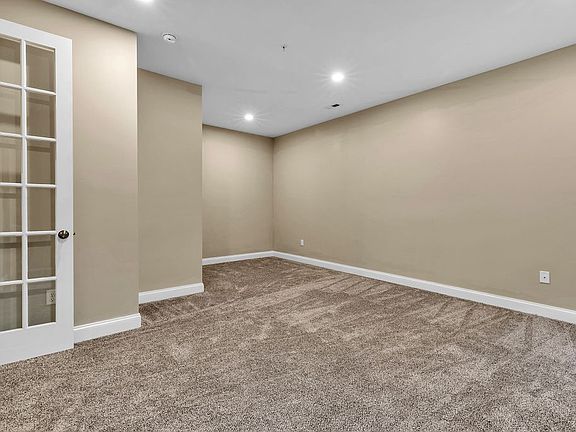 4th image of 1632 Hastings Park Dr