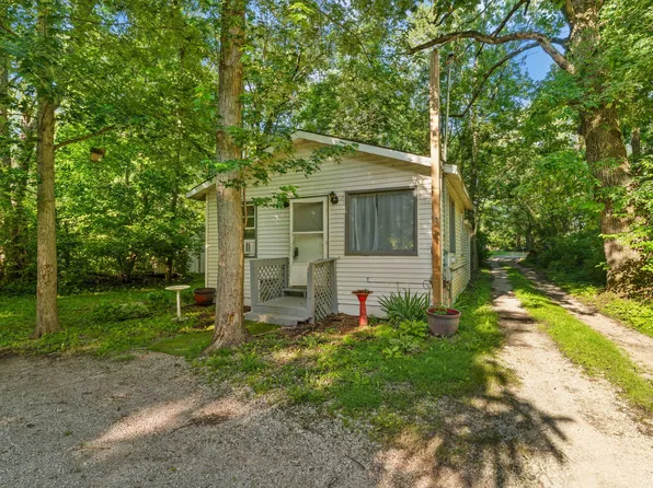 1910 S Calhoun St, Griffith, IN 46319