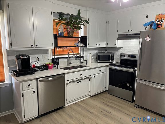 3rd image of 1854 New Lincoln Cir